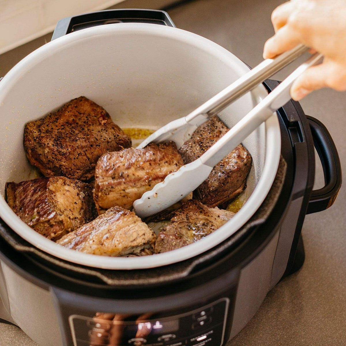 6.5 Quart Pressure Cooker Air Fryer B32409