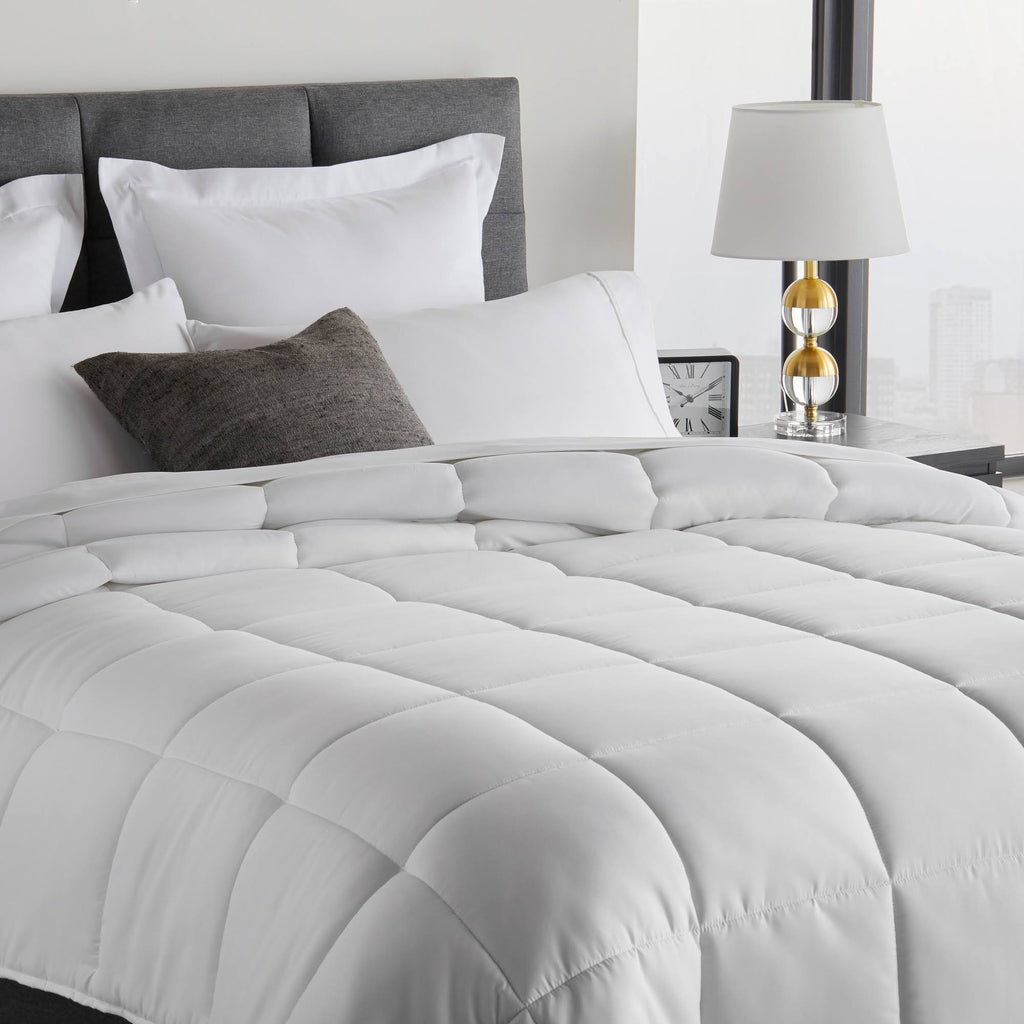 Oversized King Down Alternative Microfiber Comforter N5255