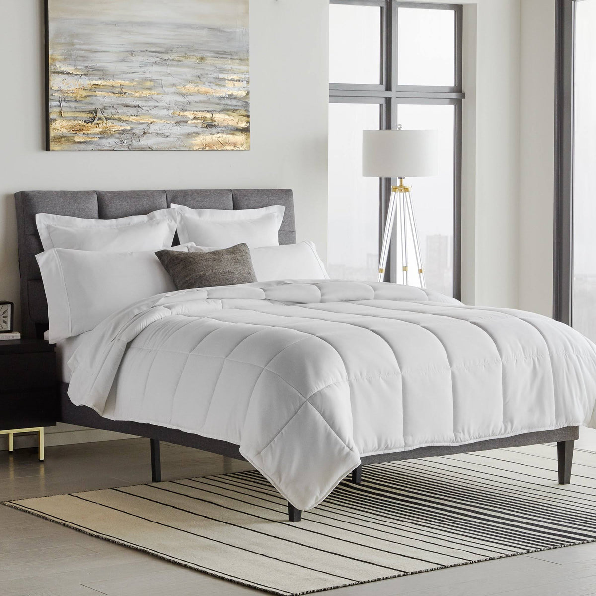 Oversized King Down Alternative Microfiber Comforter N5255