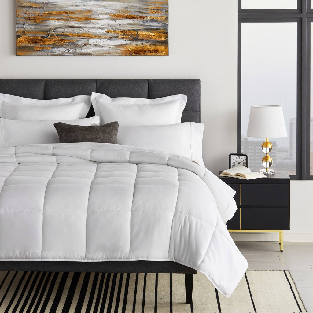 Oversized King Down Alternative Microfiber Comforter N5255