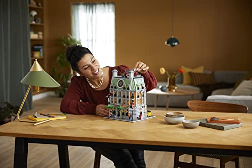 3-Story Modular Building Set with 9 Minifigures B307784