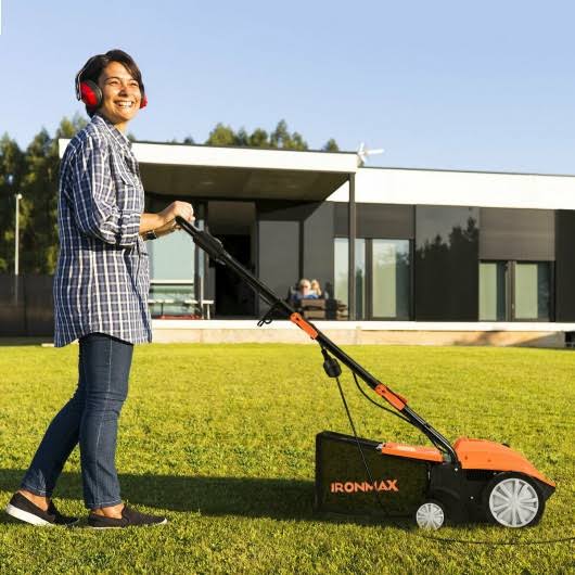 Corded Electric Lawn Mower Scarifier and Dethatcher U469915
