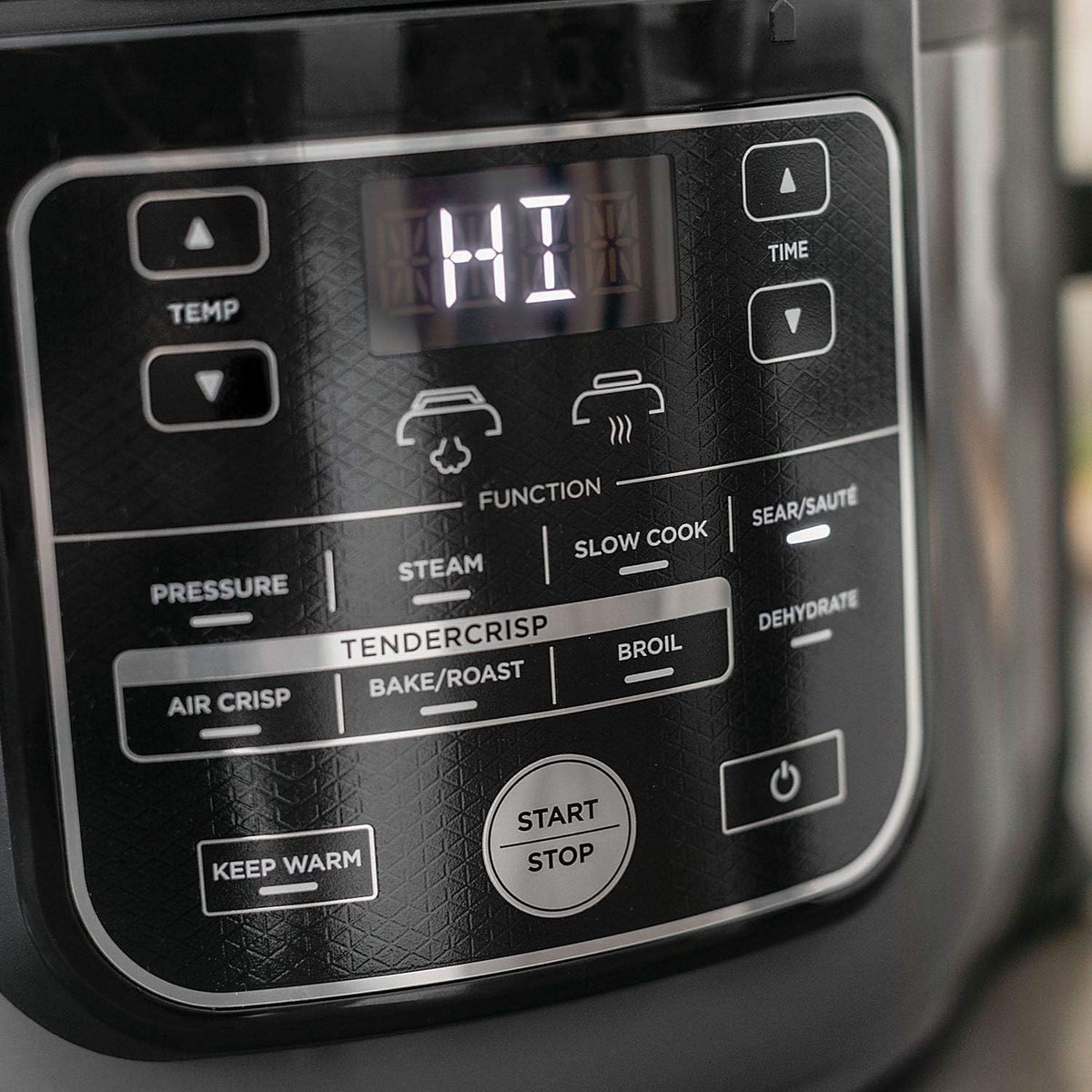 6.5 Quart Pressure Cooker Air Fryer B32409