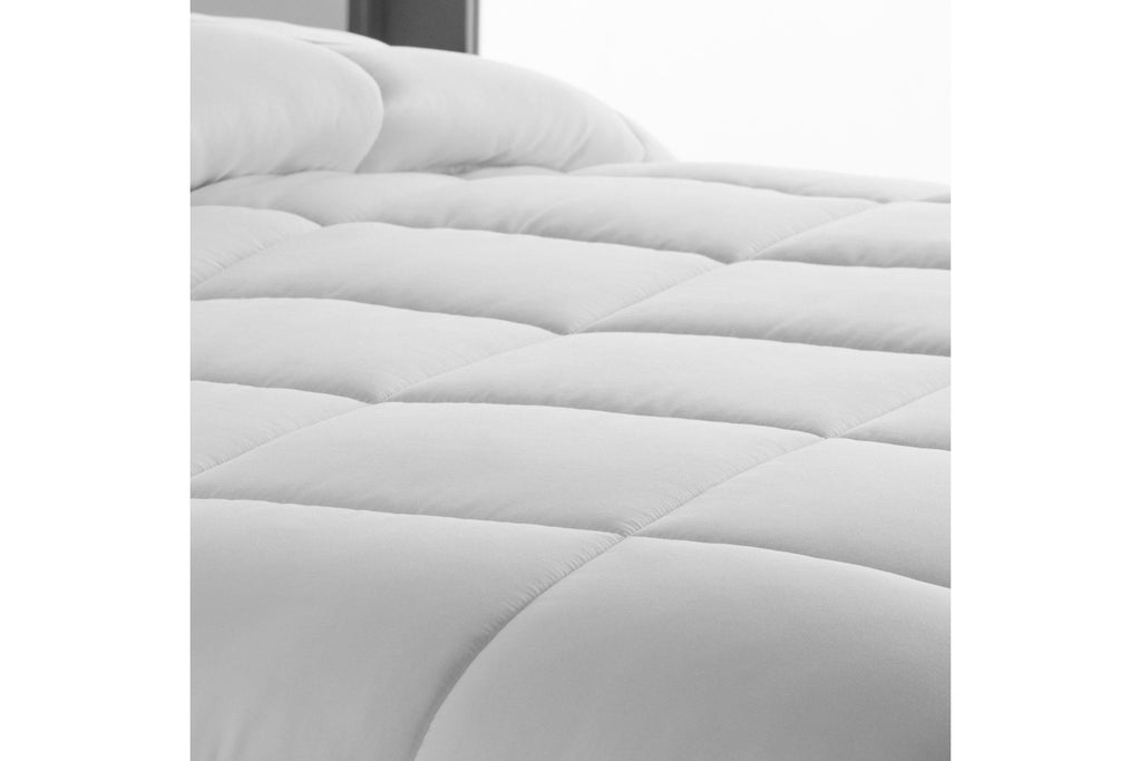 Oversized King Down Alternative Microfiber Comforter N5255