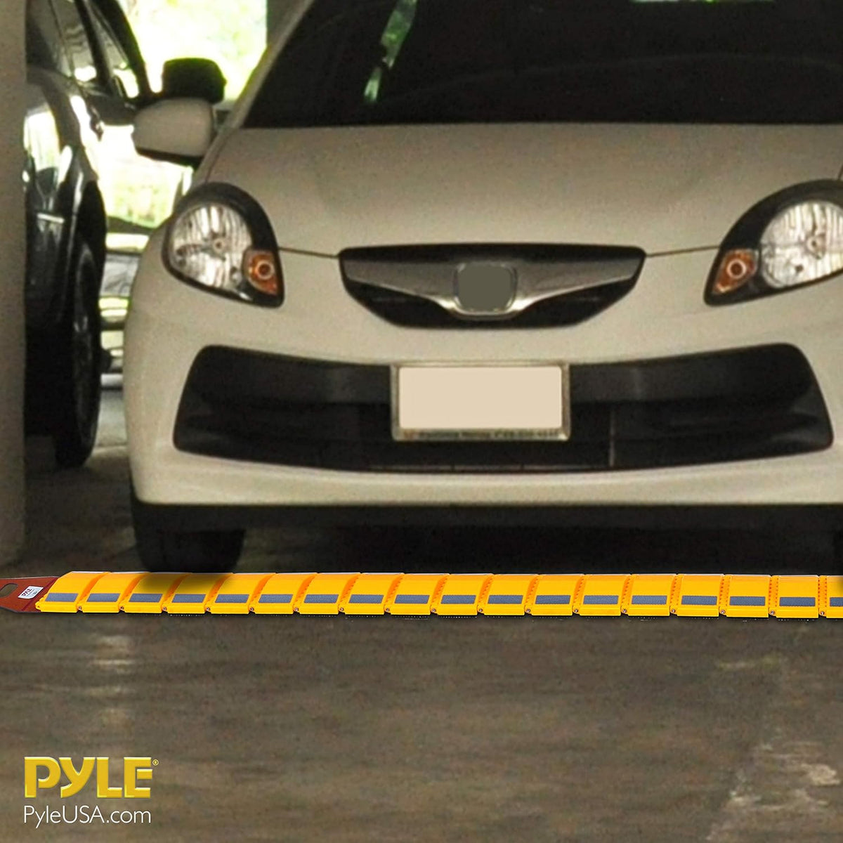 Heavy Duty Reflective Plastic Speed Bump for Driveway Roads Parking Lot K736