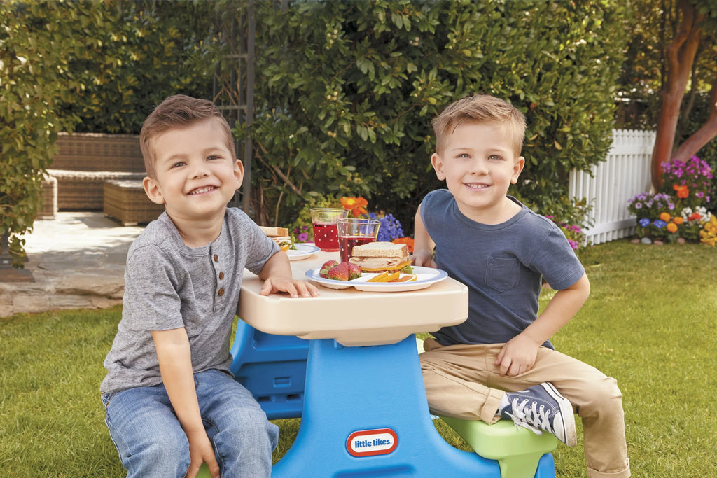 Kids Picnic Table with Umbrella D950