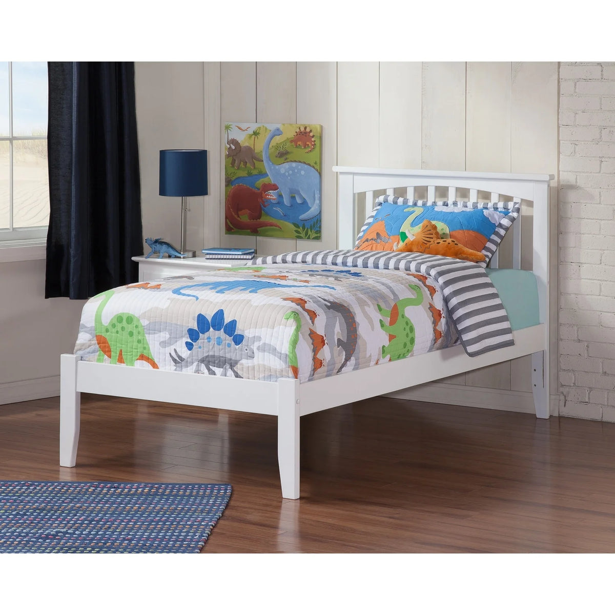 White Platform Bed with USB Charging Station U469